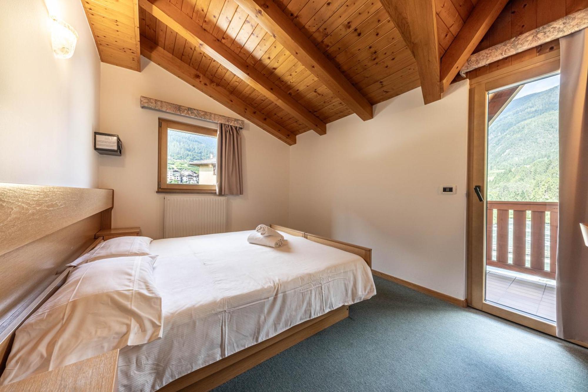 Hotel Laste' Caldes Luaran gambar