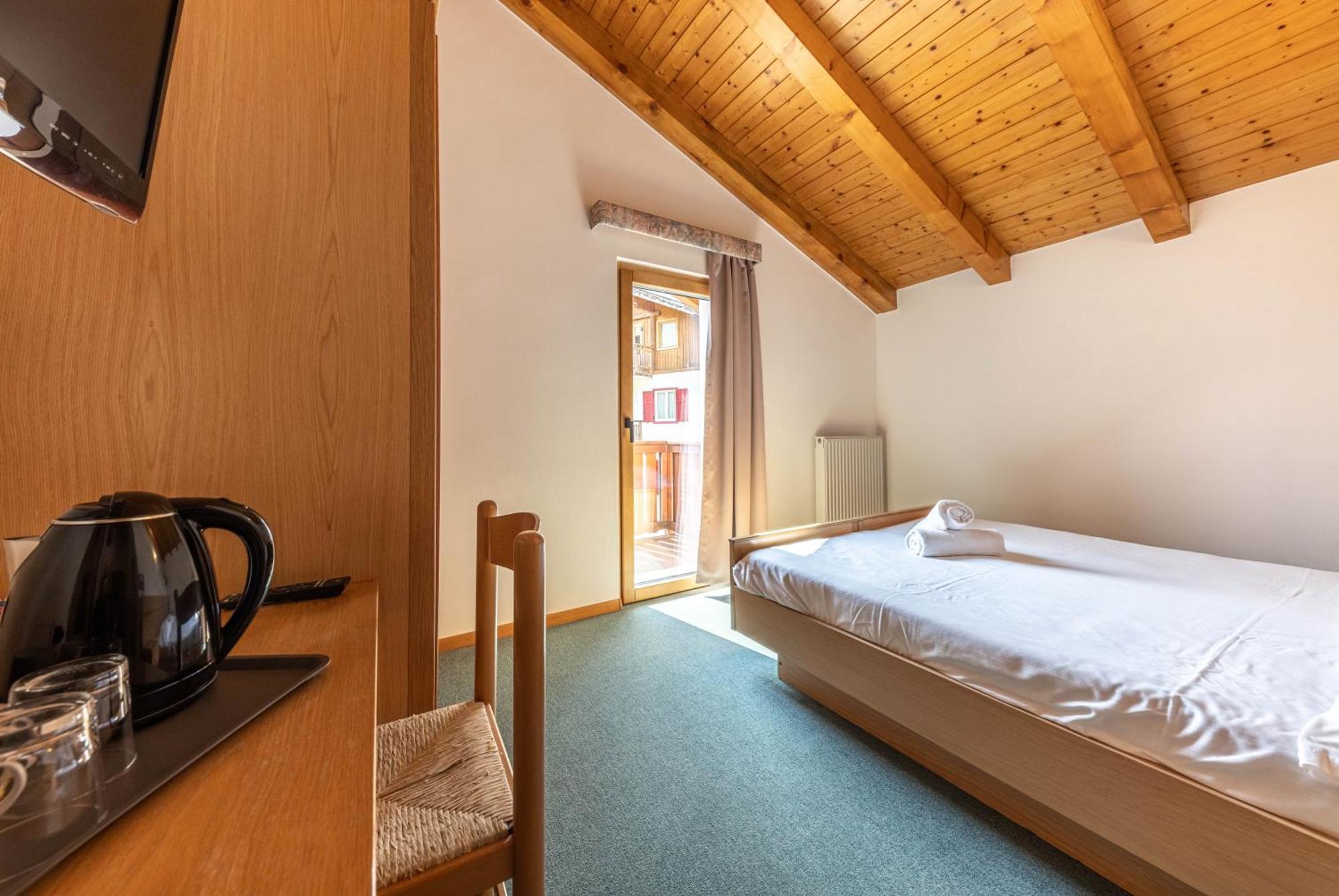 Hotel Laste' Caldes Luaran gambar