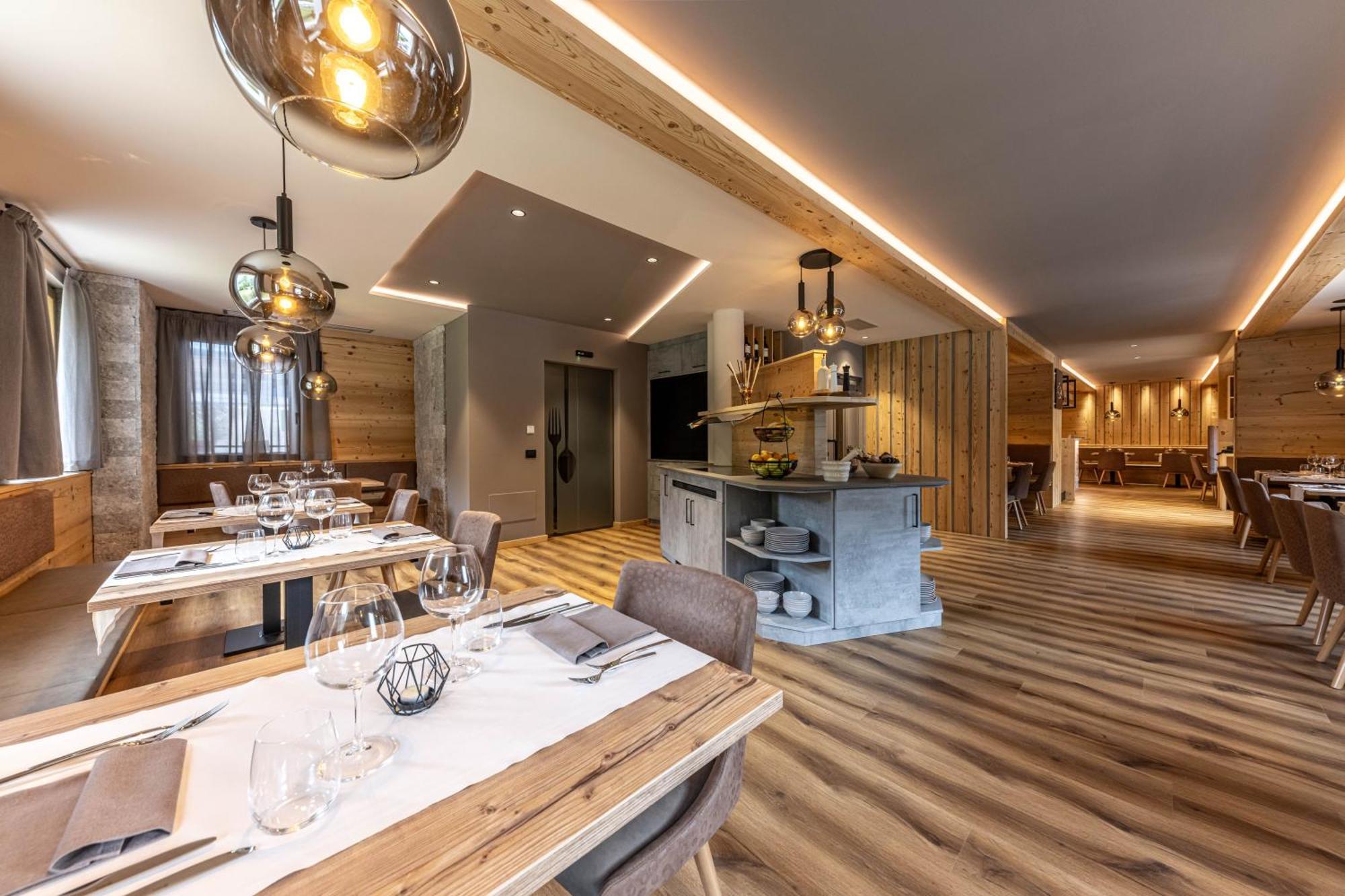 Hotel Laste' Caldes Luaran gambar