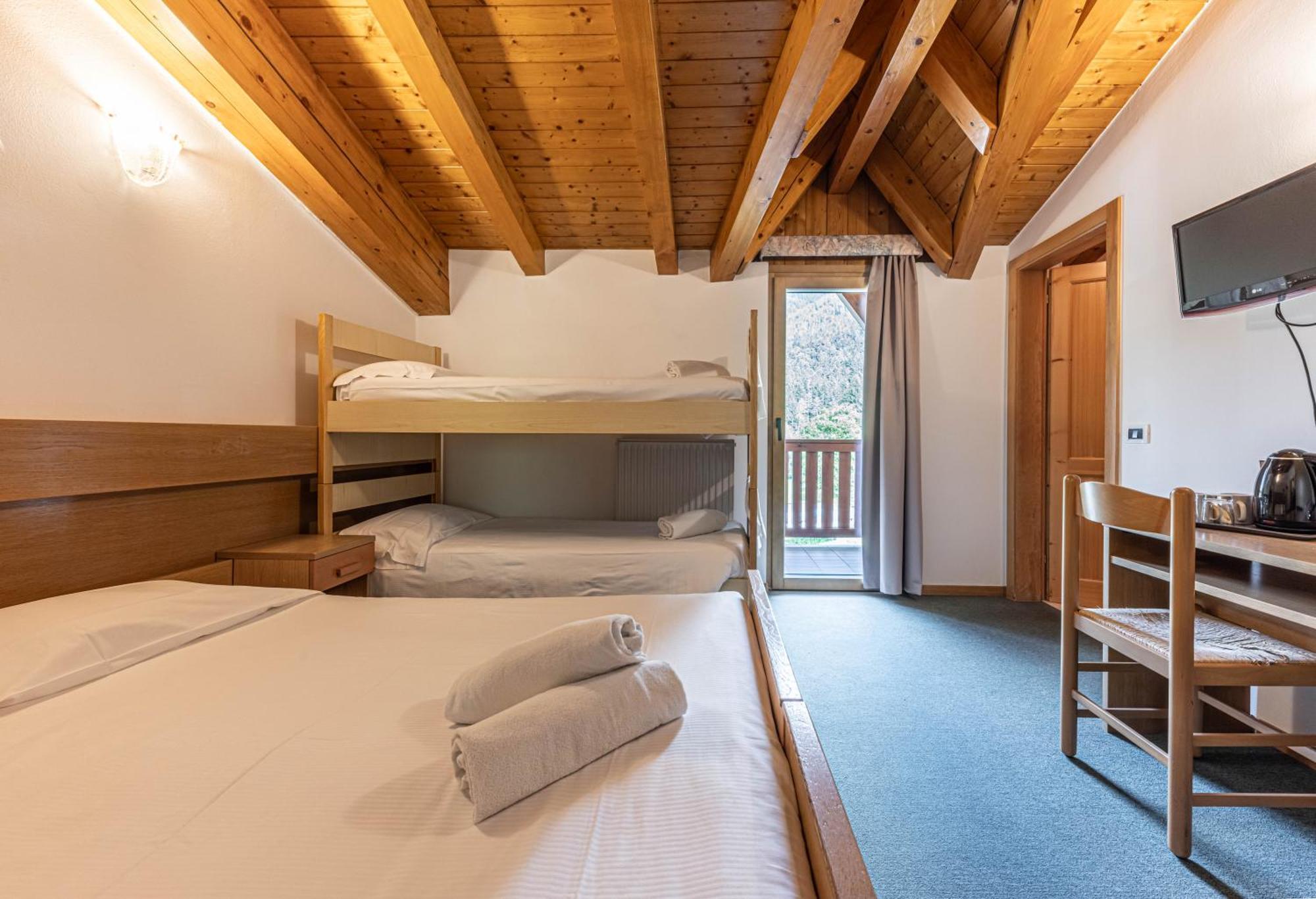 Hotel Laste' Caldes Luaran gambar