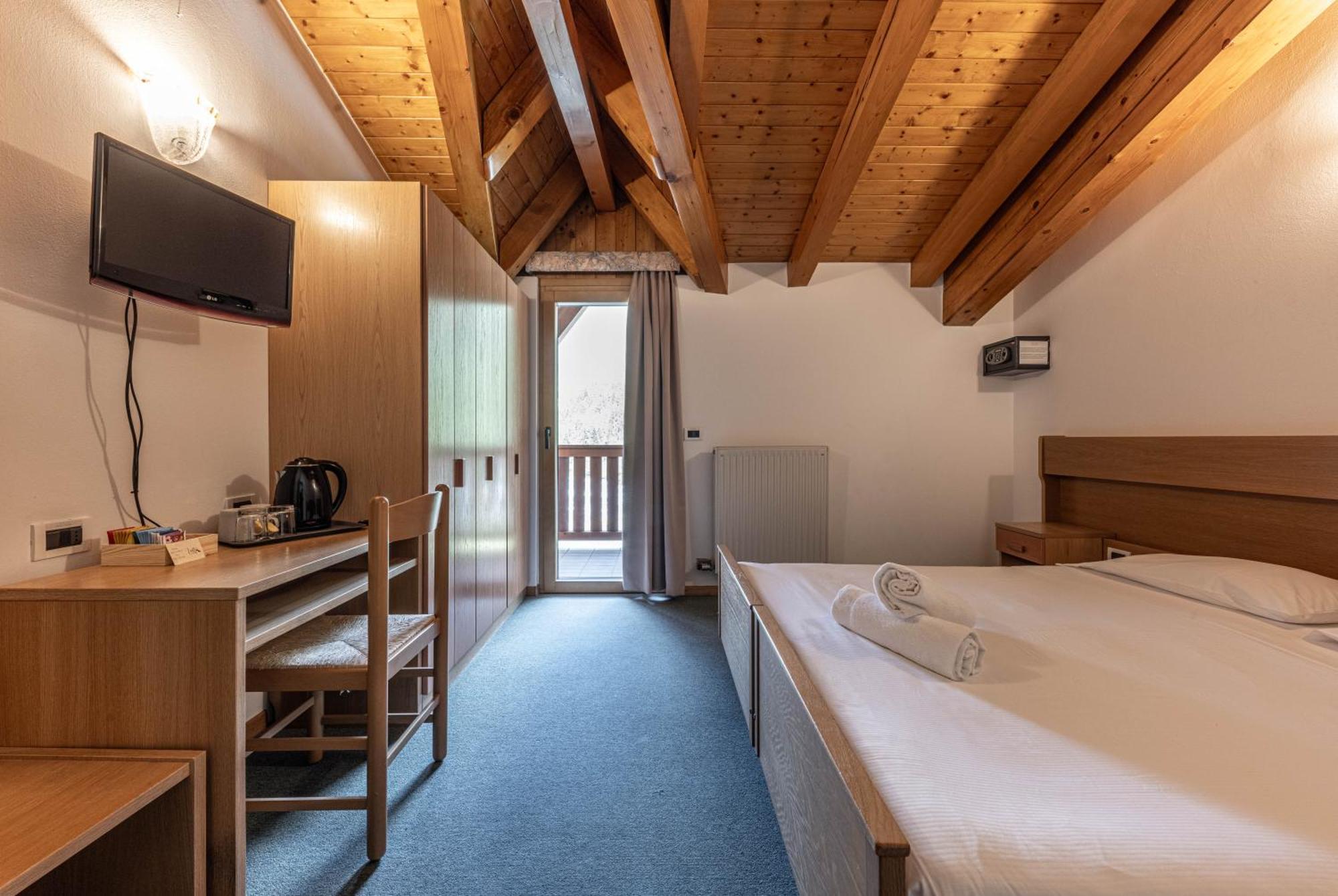 Hotel Laste' Caldes Luaran gambar