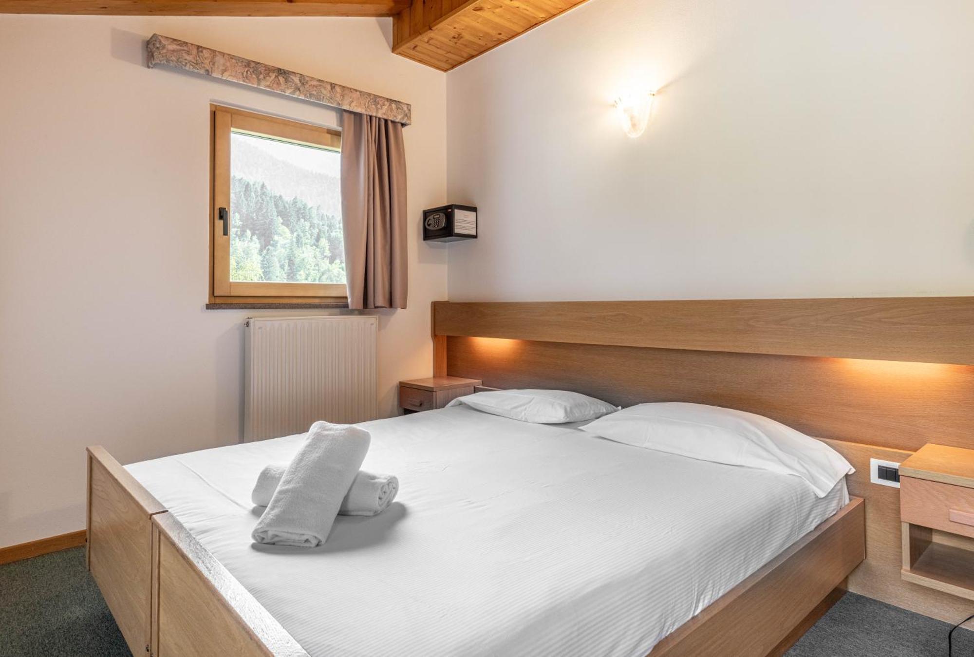 Hotel Laste' Caldes Luaran gambar