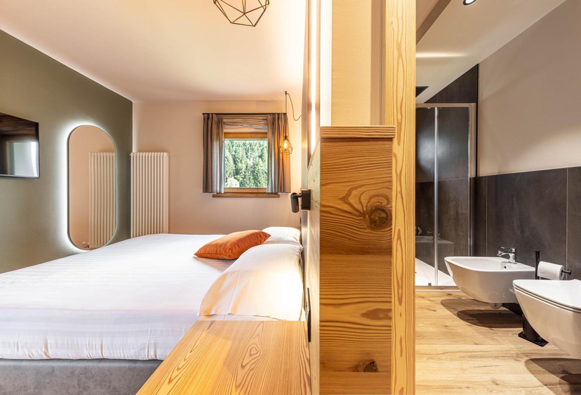 Hotel Laste' Caldes Luaran gambar