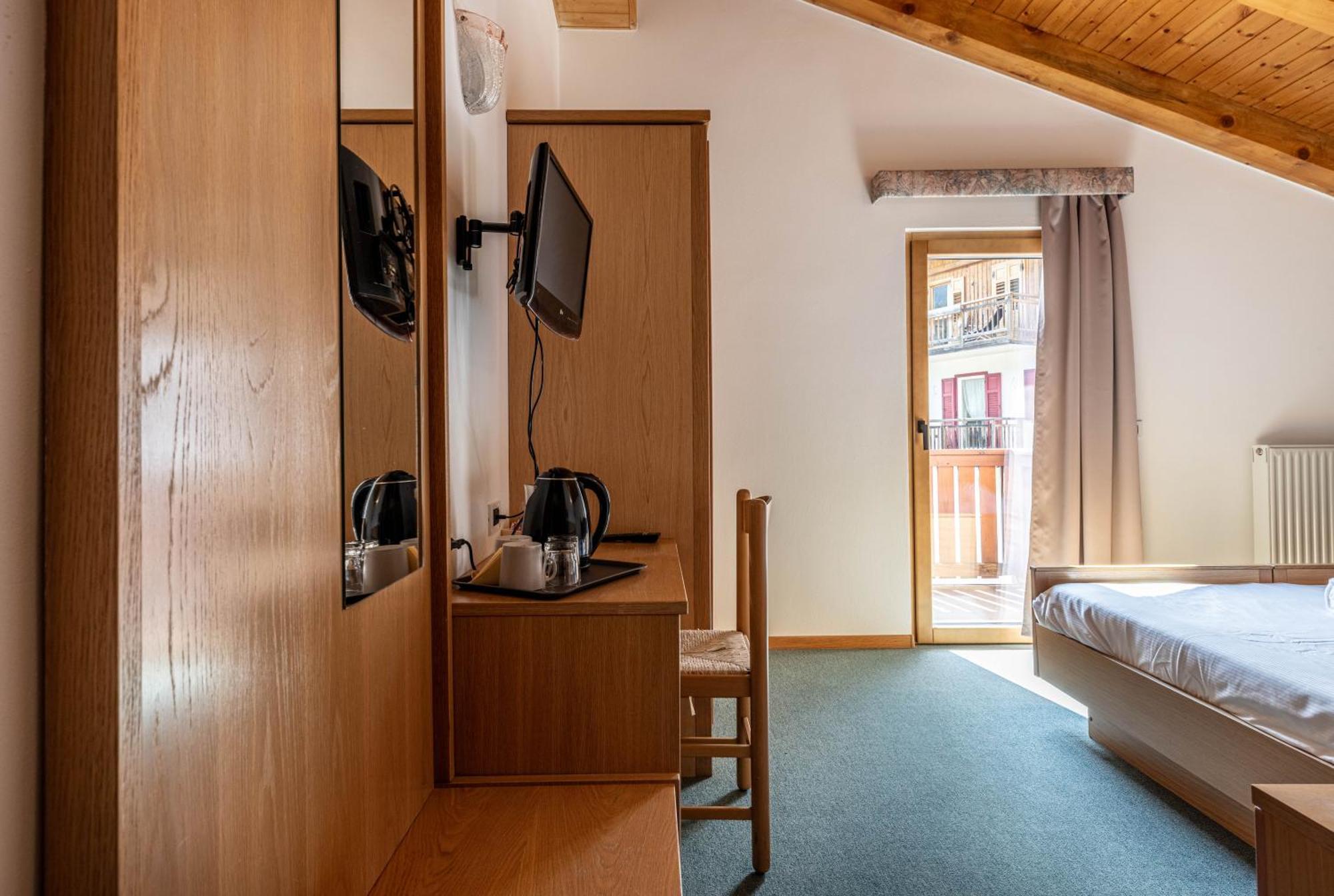 Hotel Laste' Caldes Luaran gambar