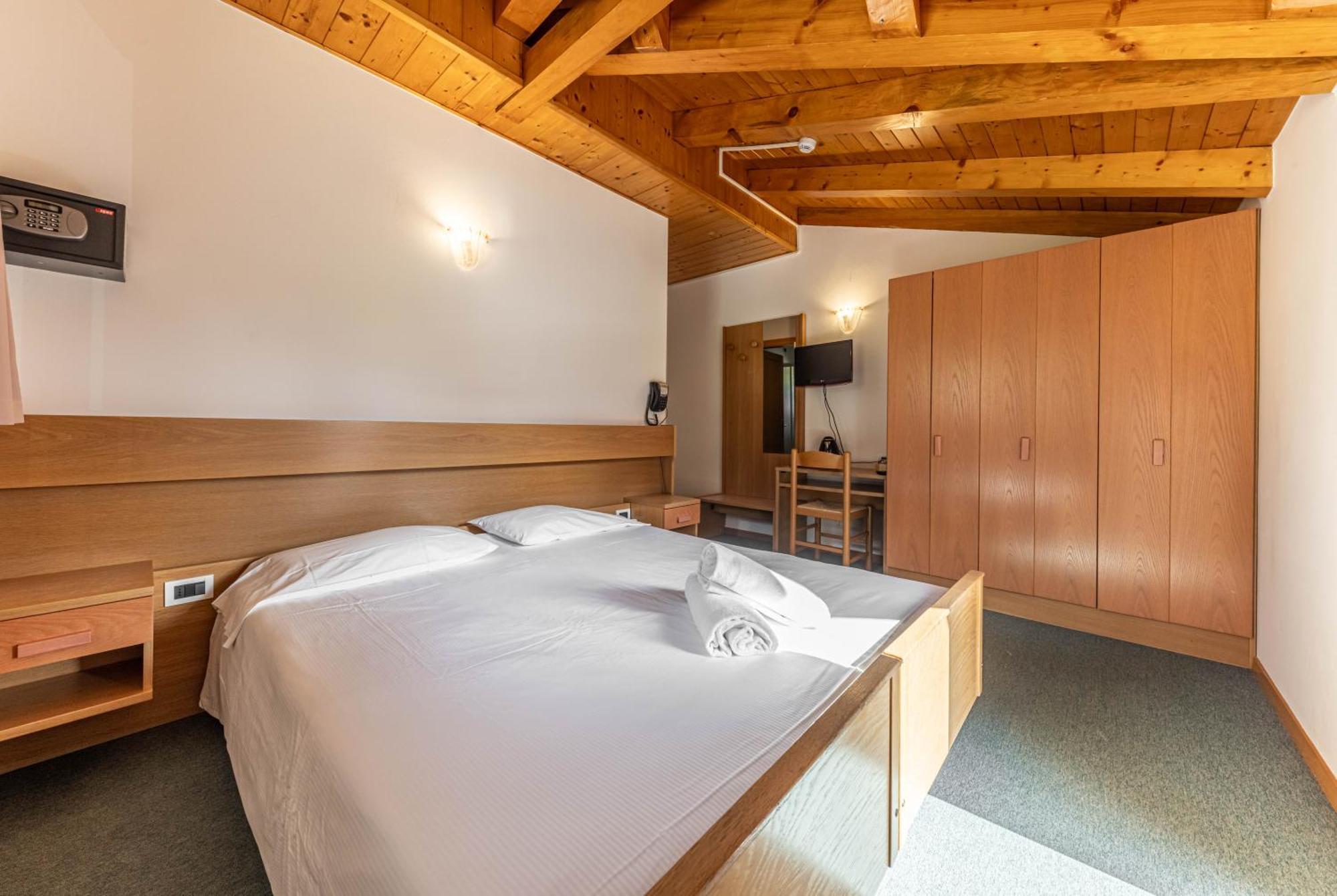 Hotel Laste' Caldes Luaran gambar