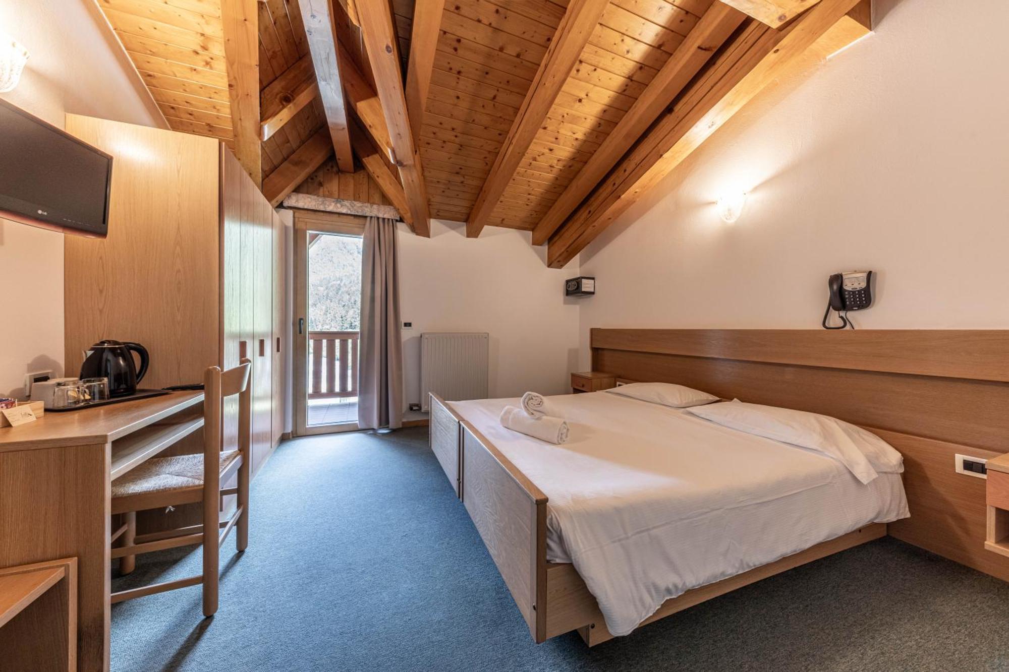 Hotel Laste' Caldes Luaran gambar