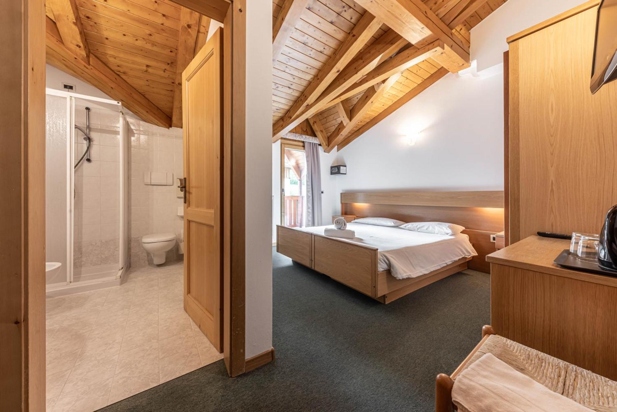 Hotel Laste' Caldes Luaran gambar