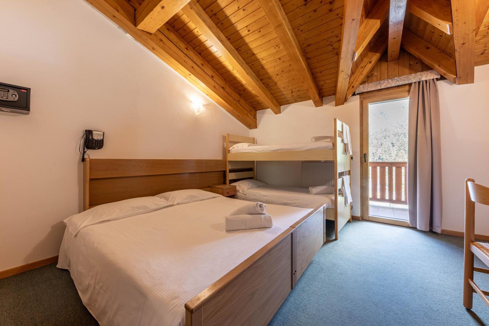 Hotel Laste' Caldes Luaran gambar